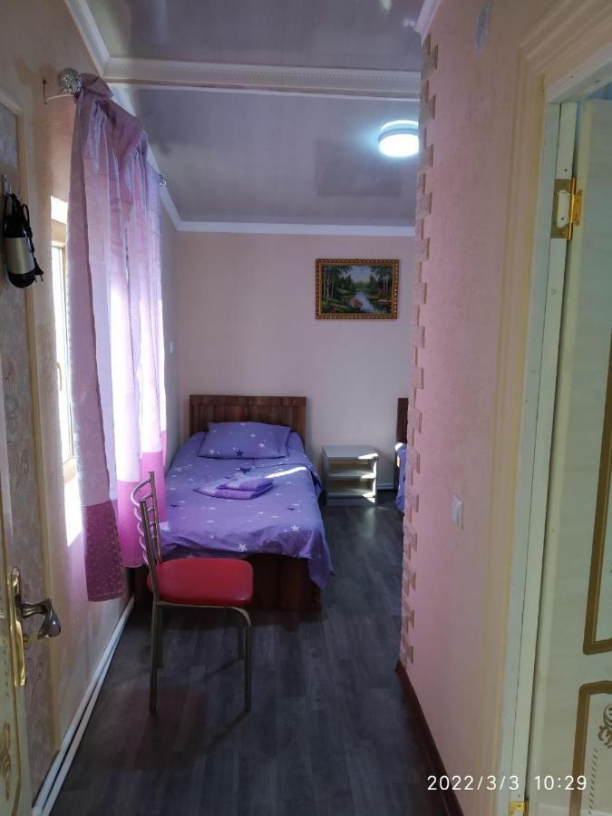Family Guest House - Friends-J Нукус Екстериор снимка