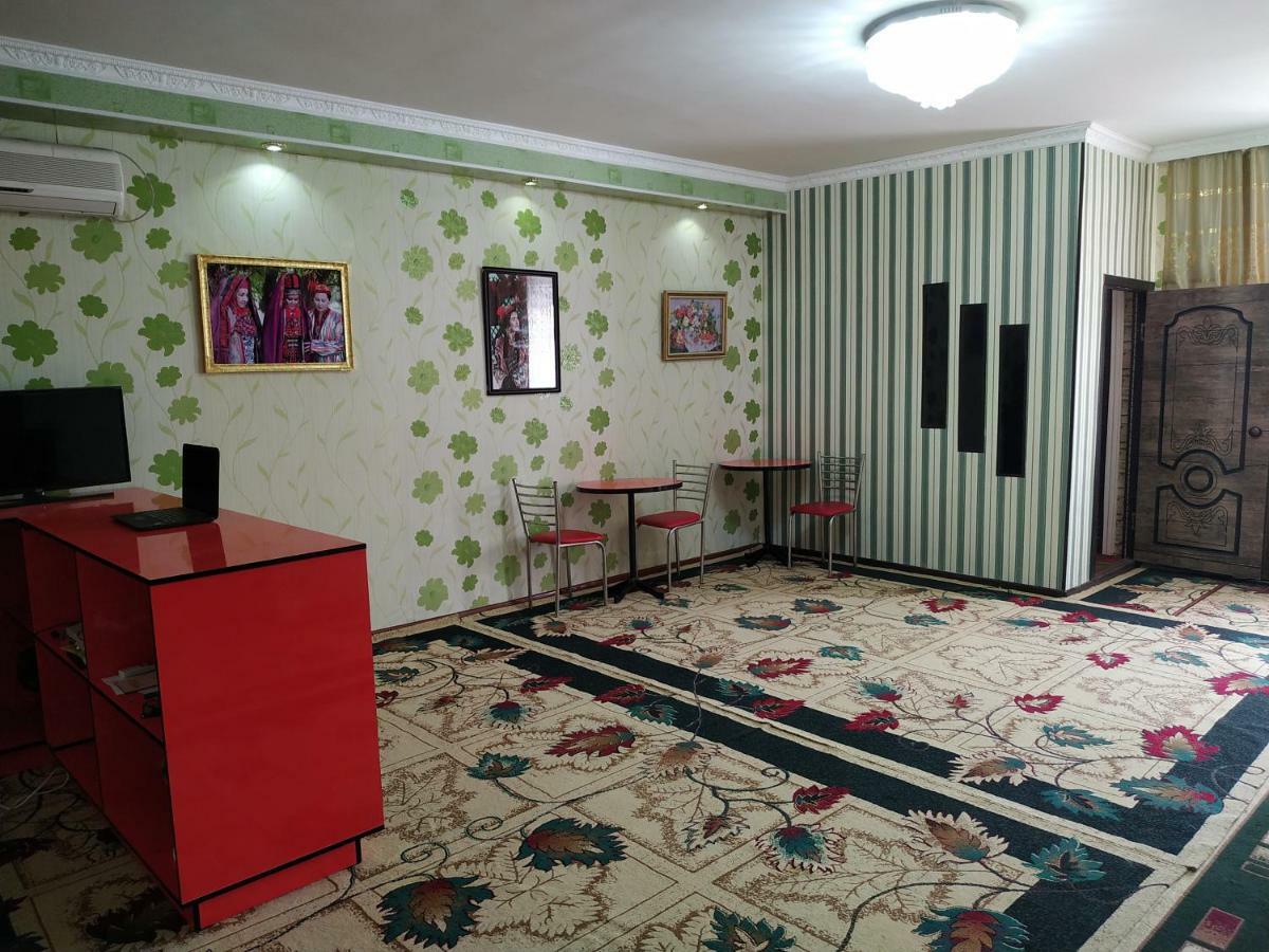 Family Guest House - Friends-J Нукус Екстериор снимка