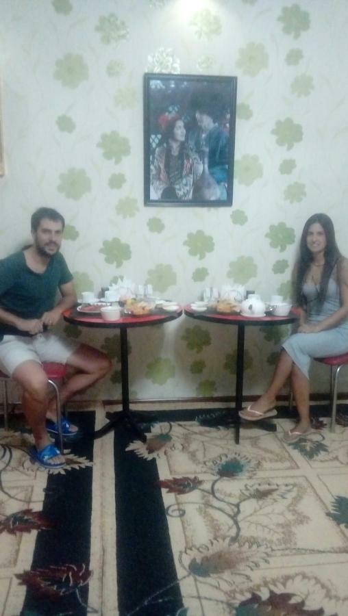 Family Guest House - Friends-J Нукус Екстериор снимка